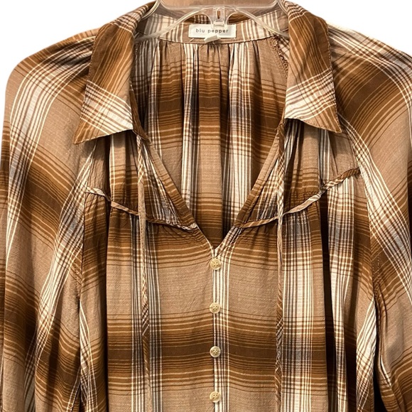 BLU PEPPER Women’s Boho Chic Plaid V-Neck Collar Long Sleeve Blouse Size Small - Picture 2 of 7
